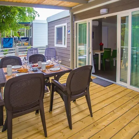 Campsite Cherry Premium Jade Mobile Homes Zelena Laguna Porec